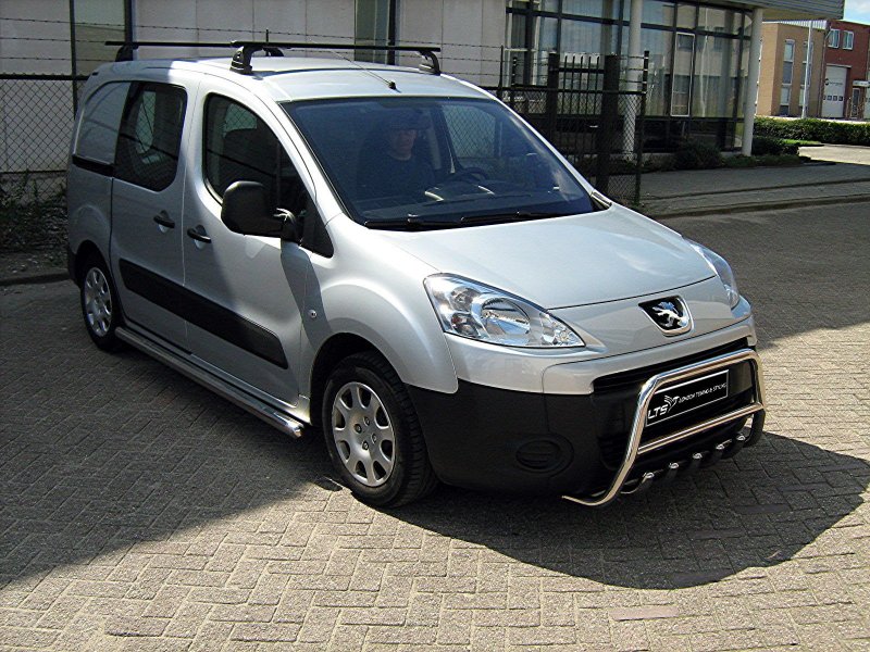 Кенгурятник для Peugeot partner Tepee