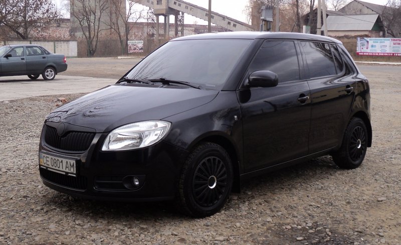 Шкода Фабия 2 черная