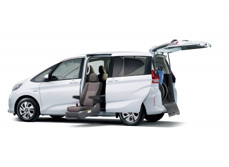 Honda freed 2018 гибрид