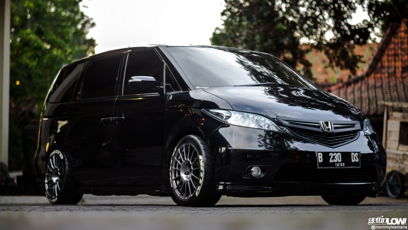 Honda Elysion Black