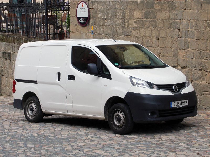 Nissan nv200