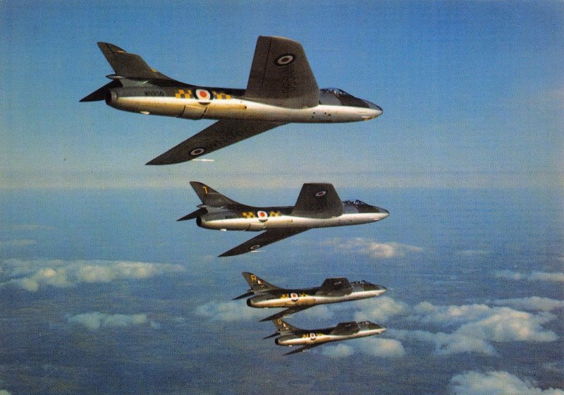 Hawker Hunter красный