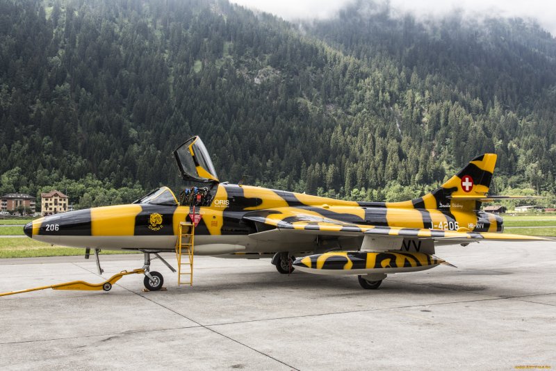 Самолёт Hawker Hunter FGA.9