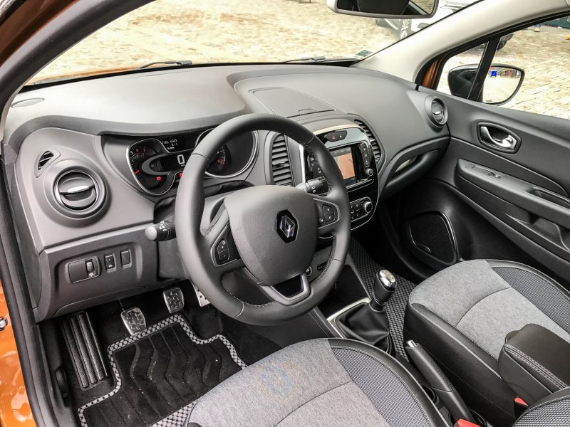 Renault Captur салон