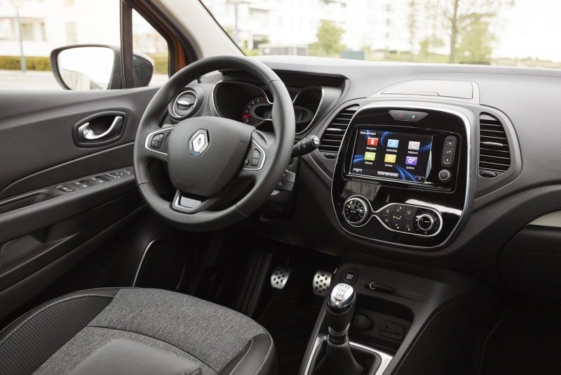 Renault Captur 2018 интерьер
