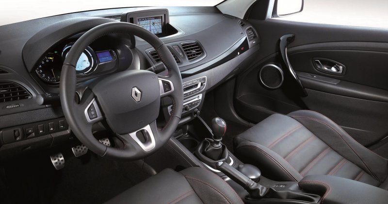 Renault Fluence 2012 салон