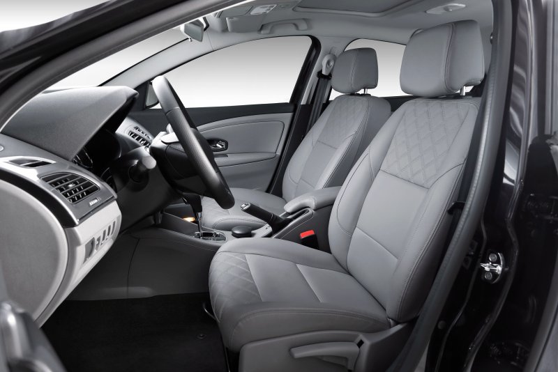 Renault Fluence 2015 салон