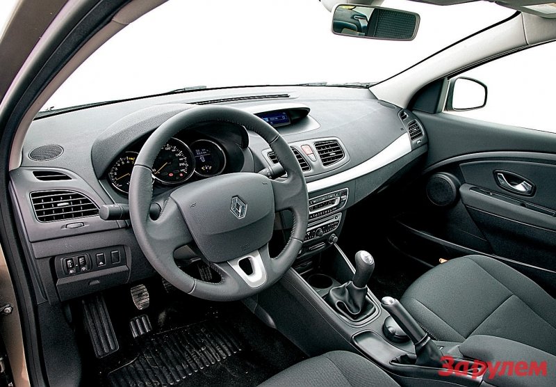 Renault Fluence 2012 салон