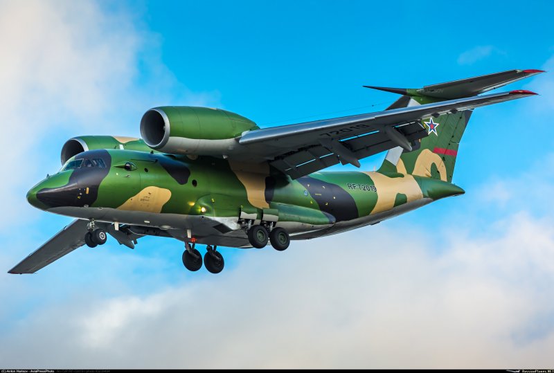 АН-72 С пушкой ГШ-23