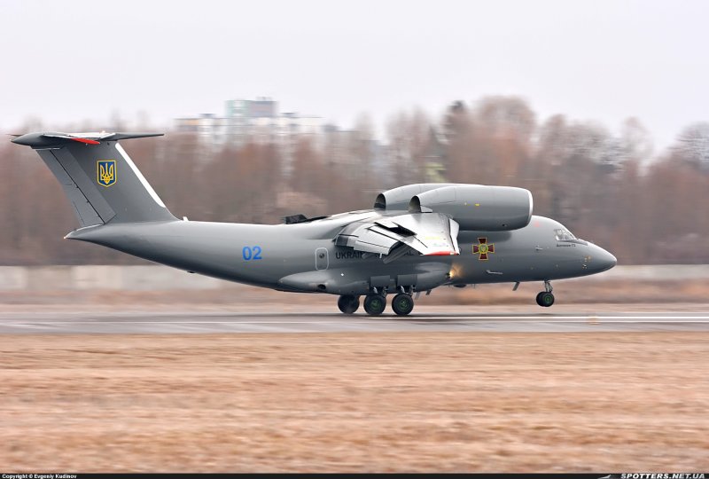 Самолет АН 12