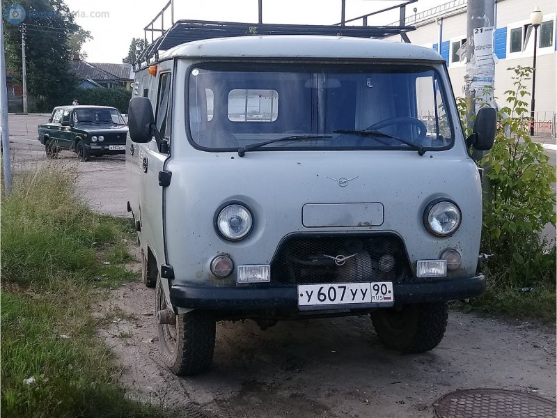 УАЗ фургон 3741