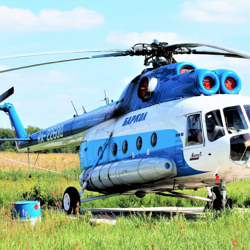 Экипаж вертолета ми-8