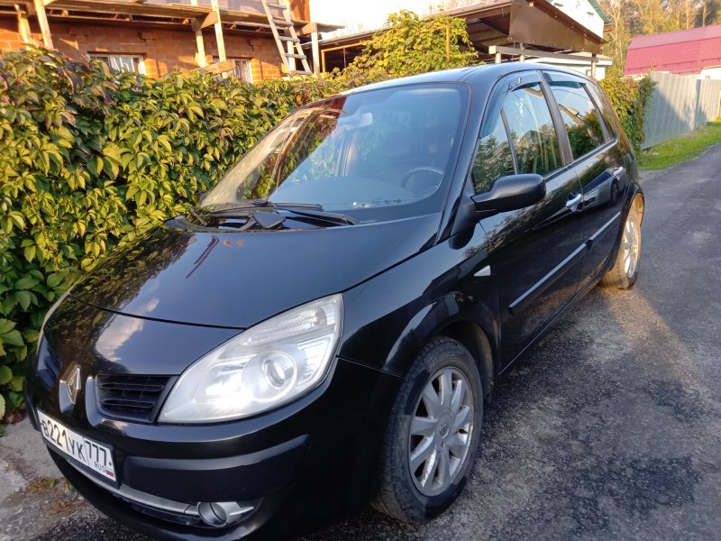 Renault Scenic черный