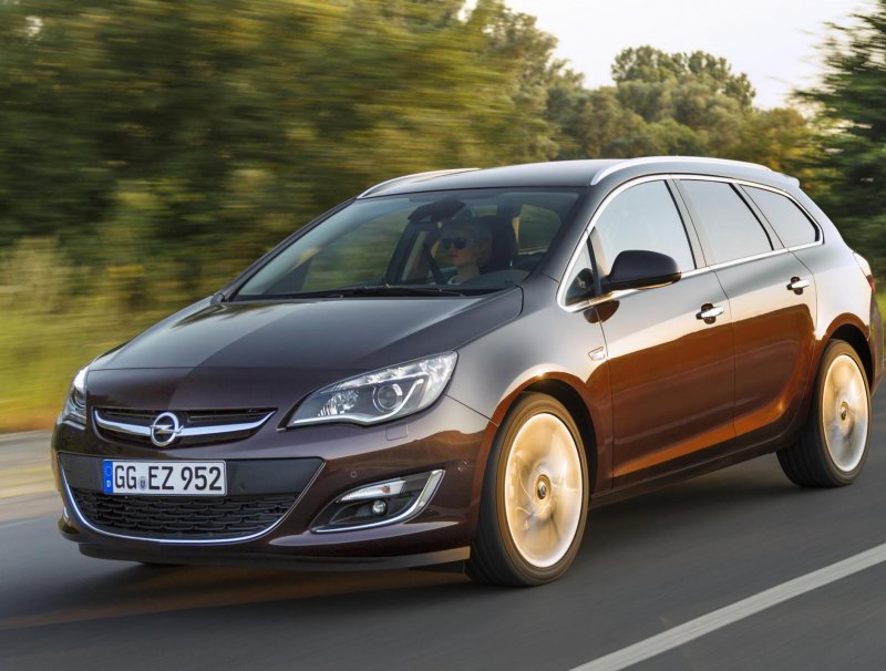 Опель Астра Sports Tourer 2012