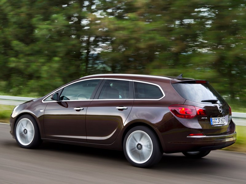 Opel Astra Sports Tourer 2014