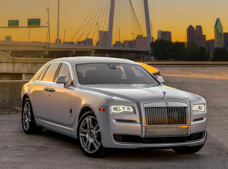 Машина Rolls Royce Ghost