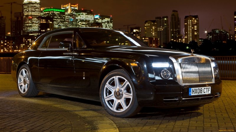 Машина Rolls Royce Phantom