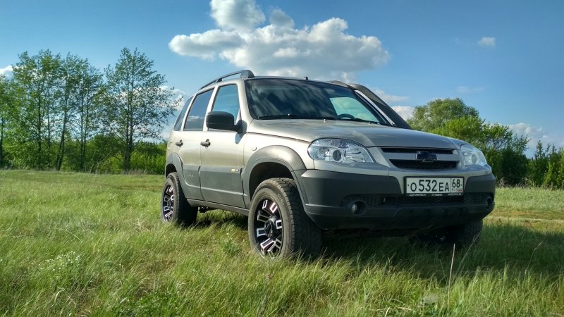 Chevrolet Niva на 17 колесах