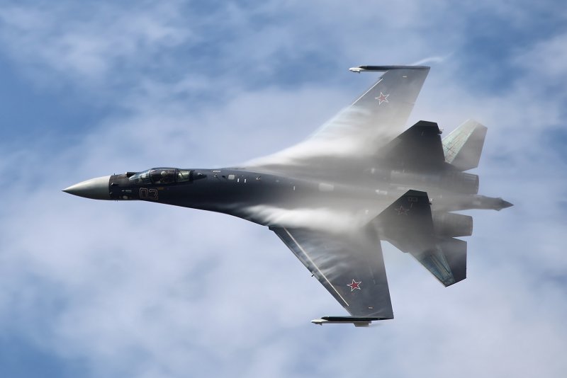 Истребитель Су-35