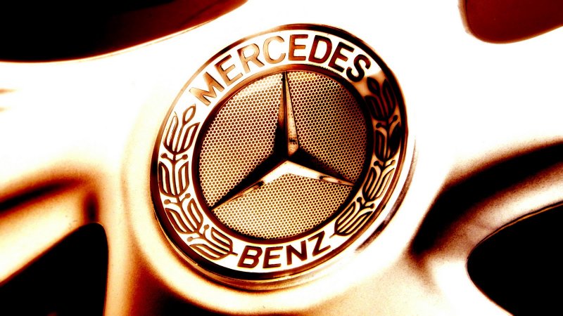 Mercedes Benz logo 2020