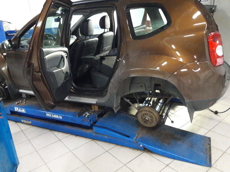 O.E.M. 002187861013082020 бампер задний Renault Duster