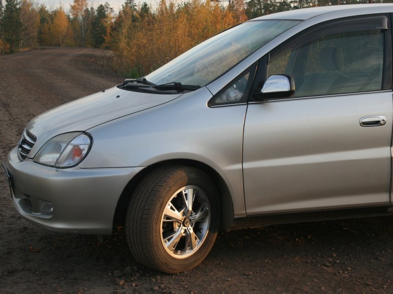 Toyota Nadia (1998 до 2003)