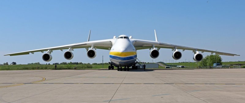 АН-225 Мрия погрузка