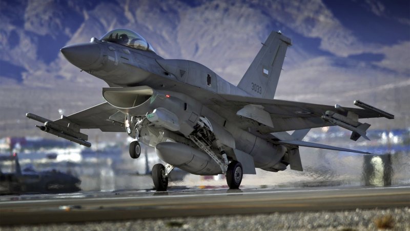 Тактических истребителя f-16