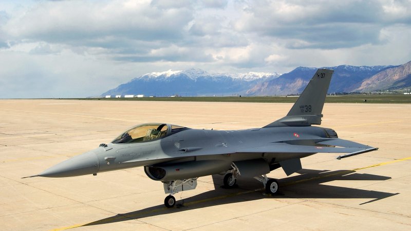 General Dynamics f-16 Fighting Falcon