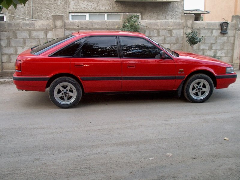 Mazda 626 1990 хэтчбек