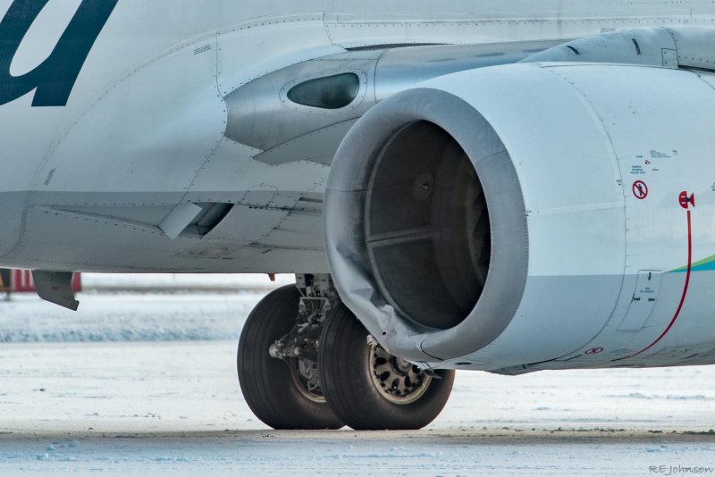 737 Jt8d