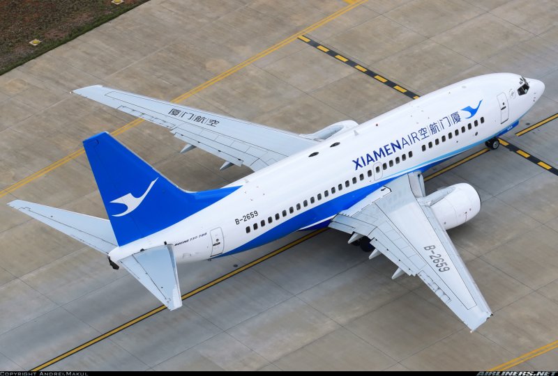 Boeing 737 8000