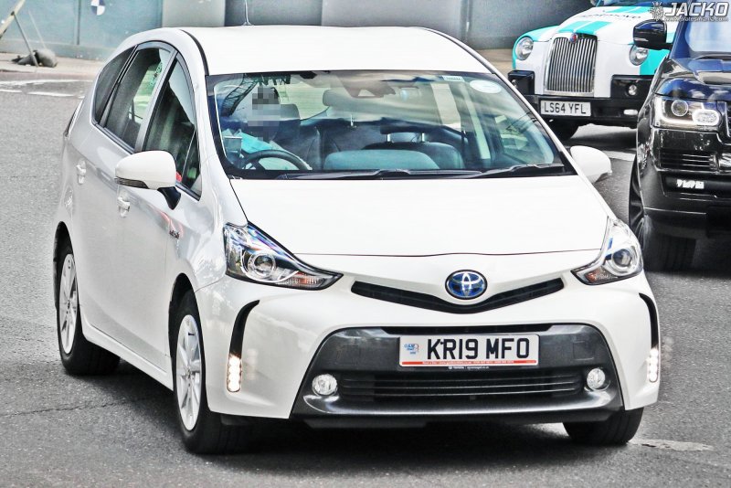 Toyota Prius Plus 2017