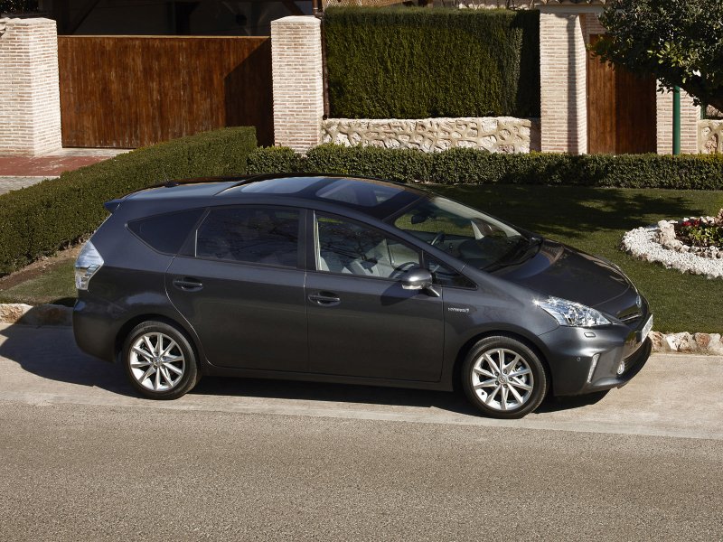 Toyota Prius Plus 2012