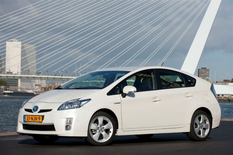 Toyota Prius v Plus 2015