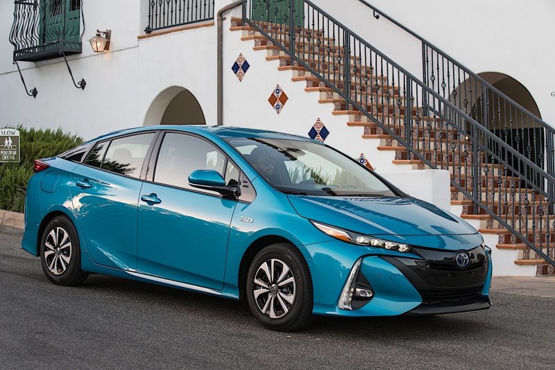 Toyota Prius Hybrid 2016