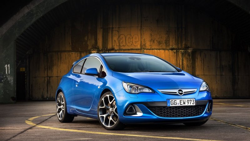 Opel Astra OPC седан