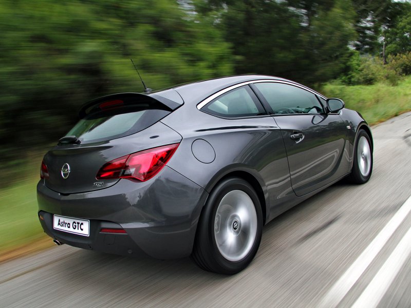 Opel Astra GTC 2012