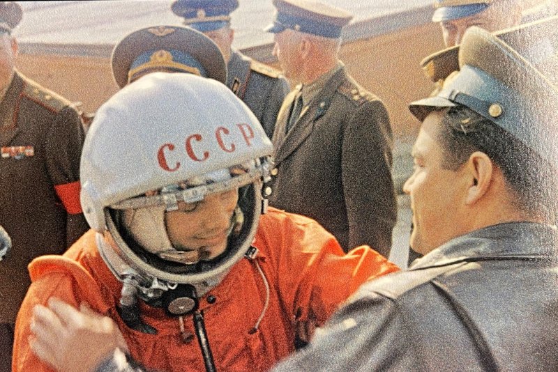 Гагарин в Самолетном шлеме