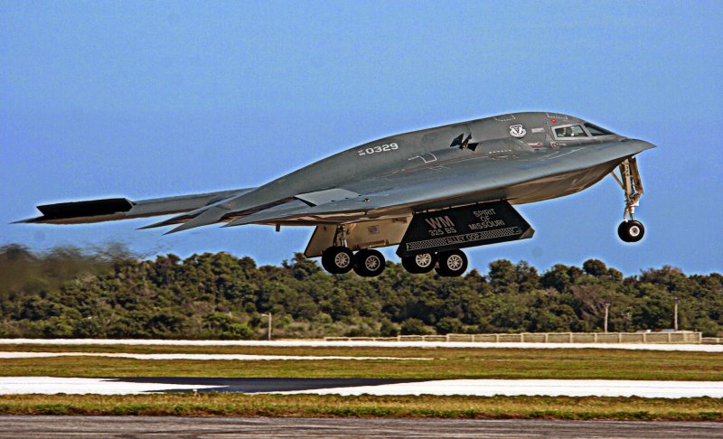 ), Малиновый #d71185 (r 215/ g 17/ b 17)