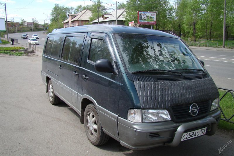 Мерседес Бенц Истана