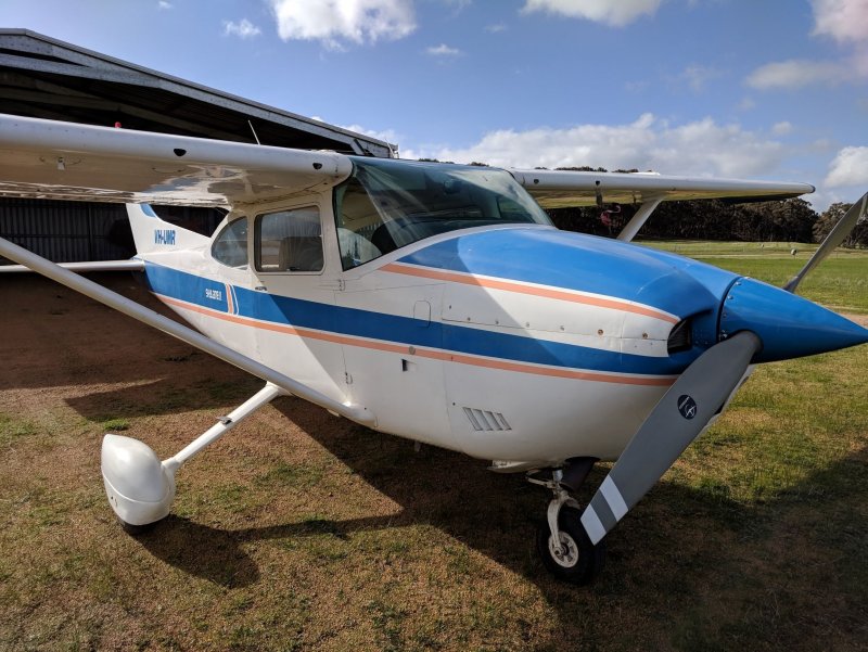 Cessna 182 амфибия