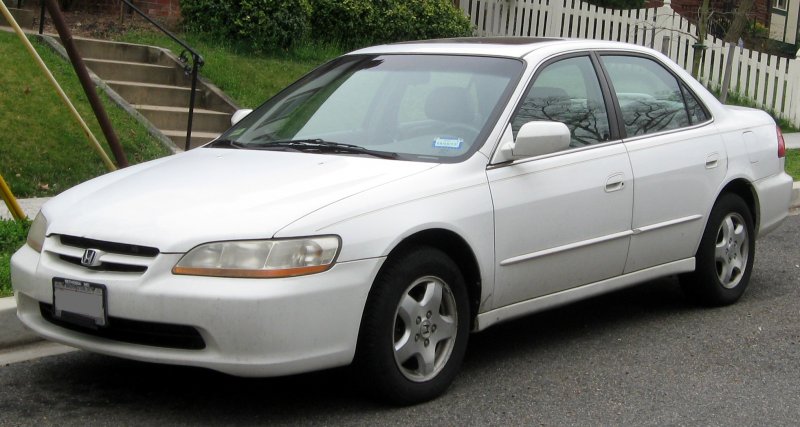 Honda Accord 2000 седан