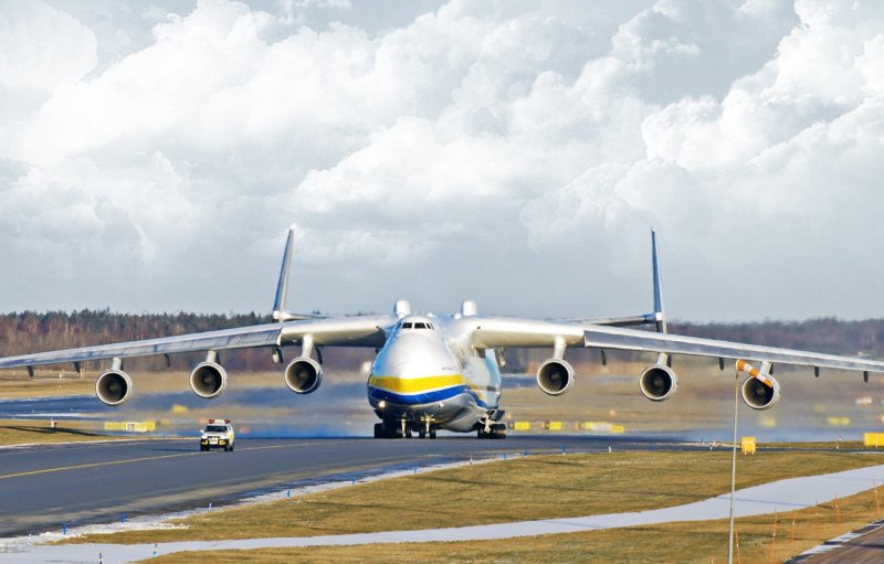 Грузовой самолёт АН-225