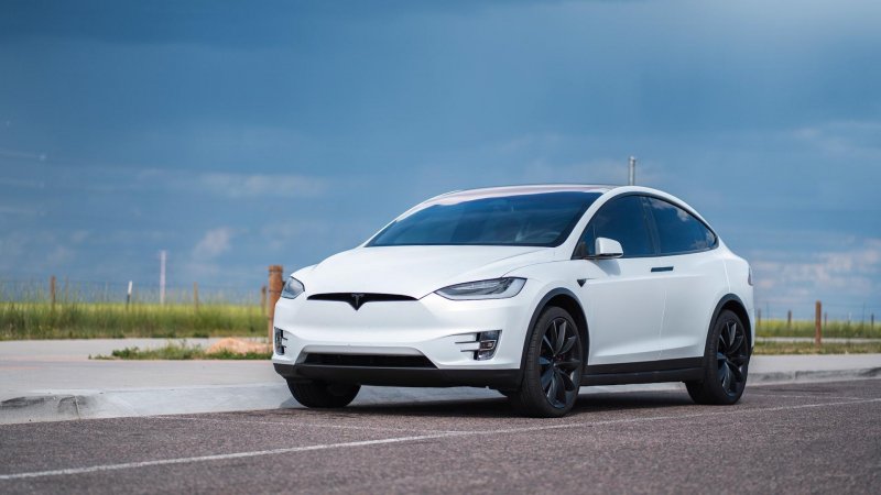 Tesla model x p90d
