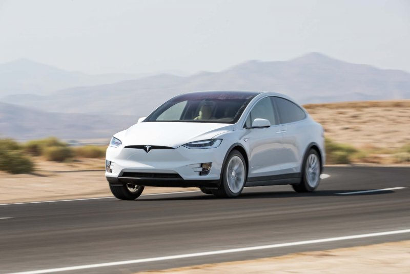 Тесла model x 2020