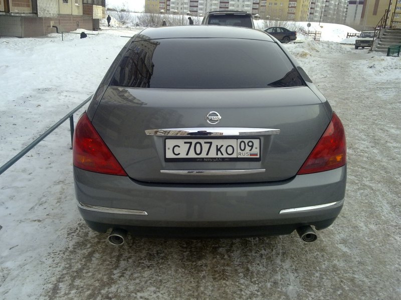 Nissan Teana сзади