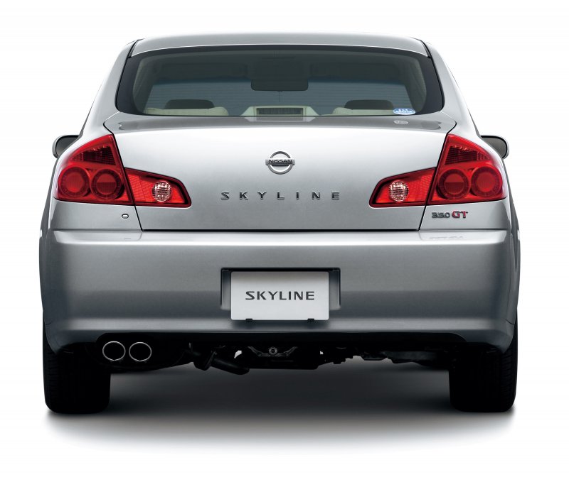 Nissan Skyline v35