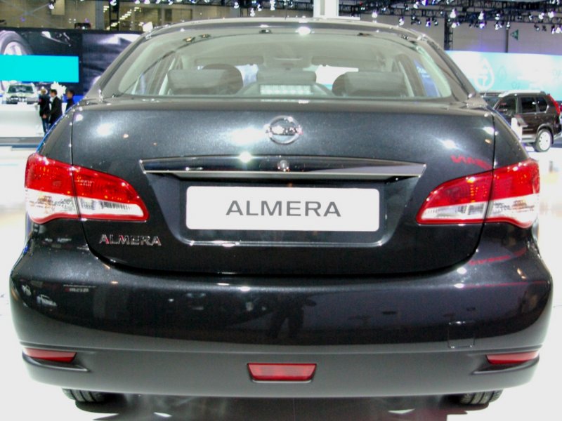 Nissan Almera 2015 сзади