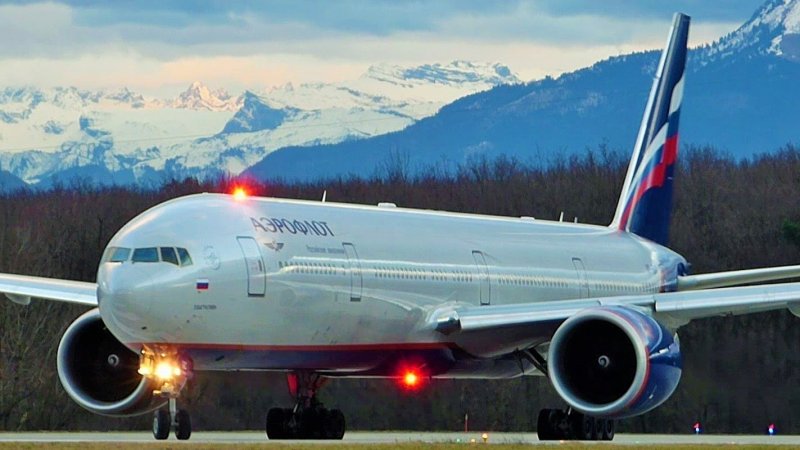 Самолет Боинг 777